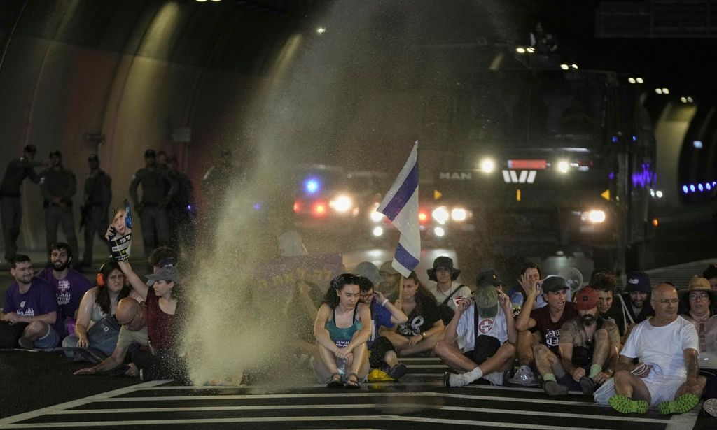 Τεράστια-διαδήλωση-στο-Τελ-Αβίβ-για-τους-ομήρους-στη-Γάζα