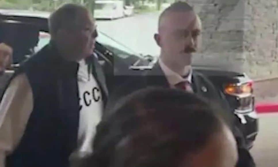 Σεργκέι-Λαβρόφ:-Απάντησε-για-το-φούτερ-με-την-επιγραφή-«ΕΣΣΔ»-–-Βίντεο