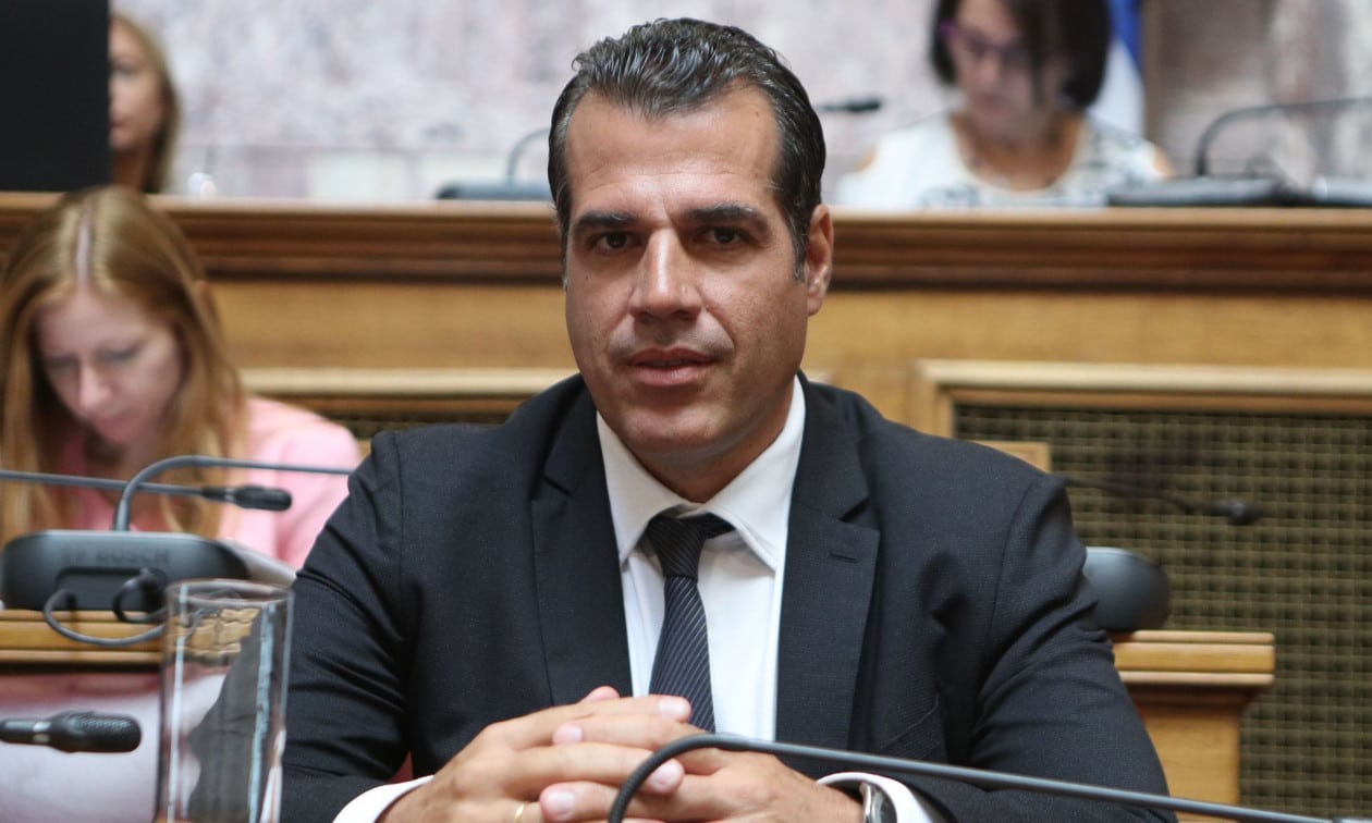 Πλεύρης-στη-Βουλή:-Ξεπέρασαν-τις-1.000-οι-απελάσεις-από-την-έναρξη-της-τροπολογίας-αναστολής-ασύλου