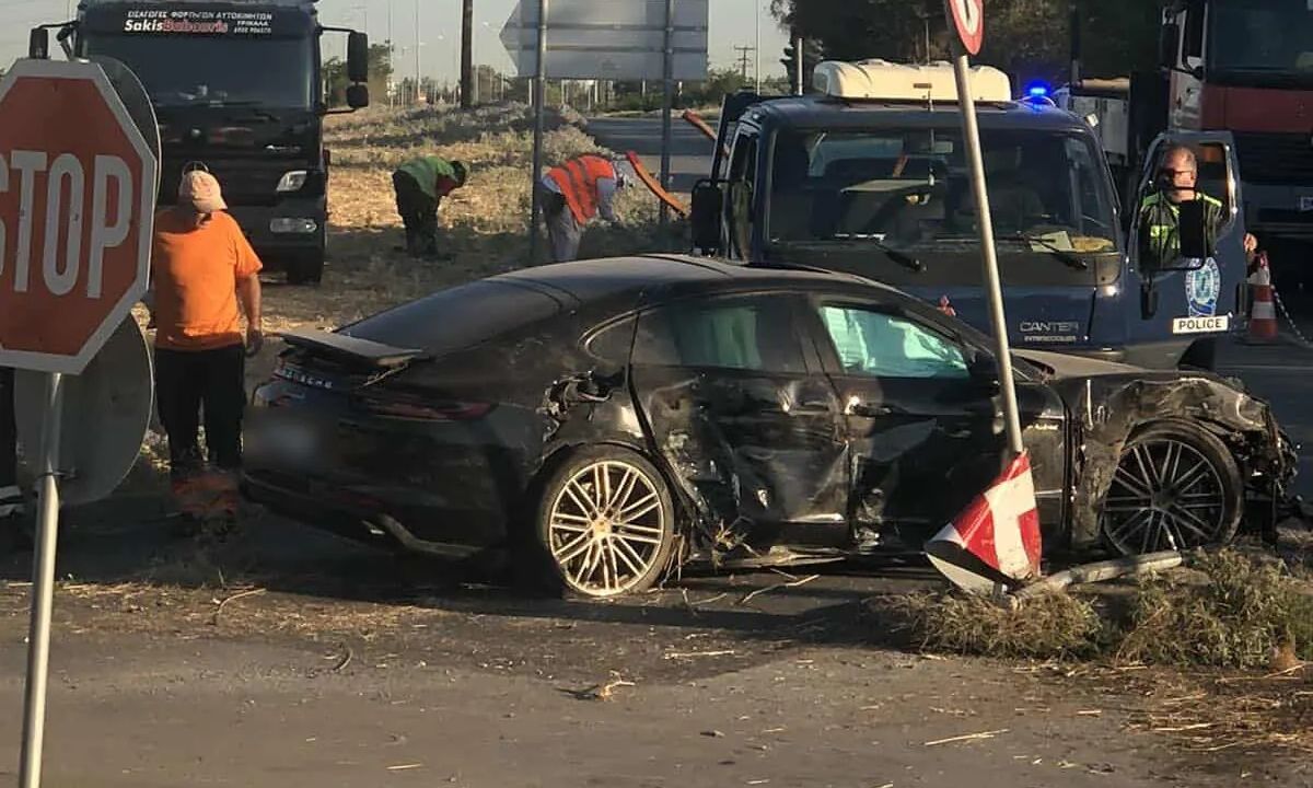Τροχαίο-στη-Θέρμη:-Παραδέχθηκε-ότι-οδηγούσε-η-ιδιοκτήτρια-της-porsche