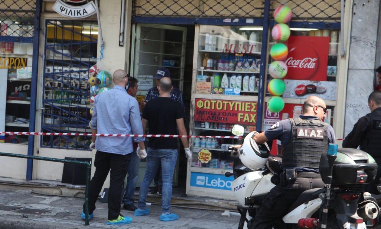 «Χειροπέδες»-σε-δύο-18χρονους-και-σε-έναν-14χρονο-–-Λήστεψαν-ψιλικατζίδικο-με-την-απειλή-μαχαιριού