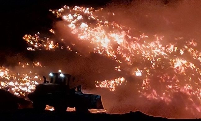 Χανιά:-Βελτιωμένη-εικόνα-της-φωτιάς-σε-χώρο-υγειονομικής-ταφής-απορριμμάτων