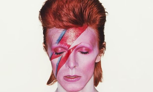 Η-εμβληματική-φωτογραφία-του-david-bowie-στο-aladdin-sane-ενδέχεται-να-σπάσει-ρεκόρ-σε-δημοπρασία