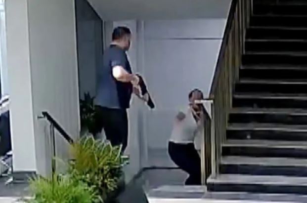 Φρίκη-στην-Τουρκία:-44χρονος-σκότωσε-την-42χρονη-πρώην-σύζυγό-του-μέσα-σε-νοσοκομείο-(video)