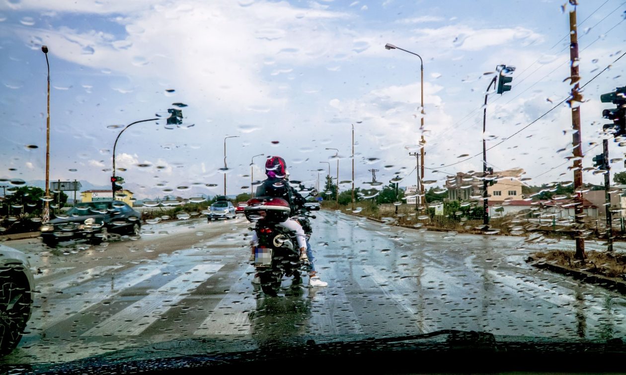 Έκτακτο-δελτίο-καιρού-δυνατές-βροχές-και-καταιγίδες-από-αύριο-έως-και-Κυριακή