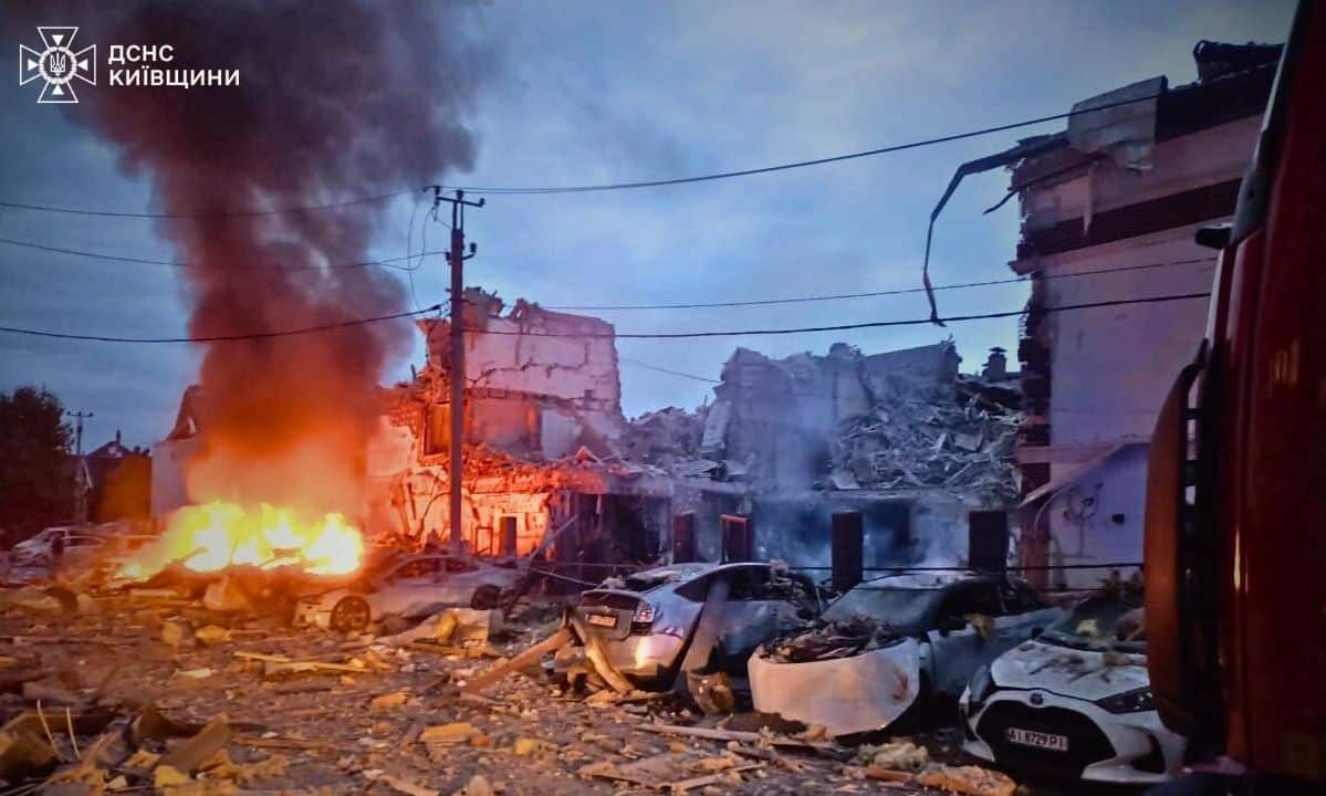 Ζελένσκι:-Το-Κίεβο-χτυπήθηκε-από-τη-Μόσχα-σε-μια-«βίαιη-επίθεση»-που-διήρκεσε-12-ώρες