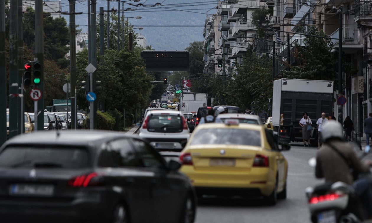 Κίνηση-τώρα:-Χάος-σε-Κηφισό,-Μεσογείων-και-Κηφισίας-–-Μεγάλες-καθυστερήσεις-στην-Αττική-Οδό