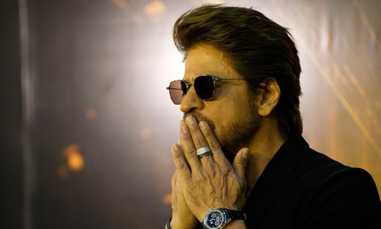 Ο-σούπερ-σταρ-του-bollywood,-Σαρούκ-Καν,-μπήκε-στο-«κλαμπ»-των-δισεκατομμυριούχων